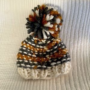EUC Blueberry Hill Pom Pom Chunky Knit Hat